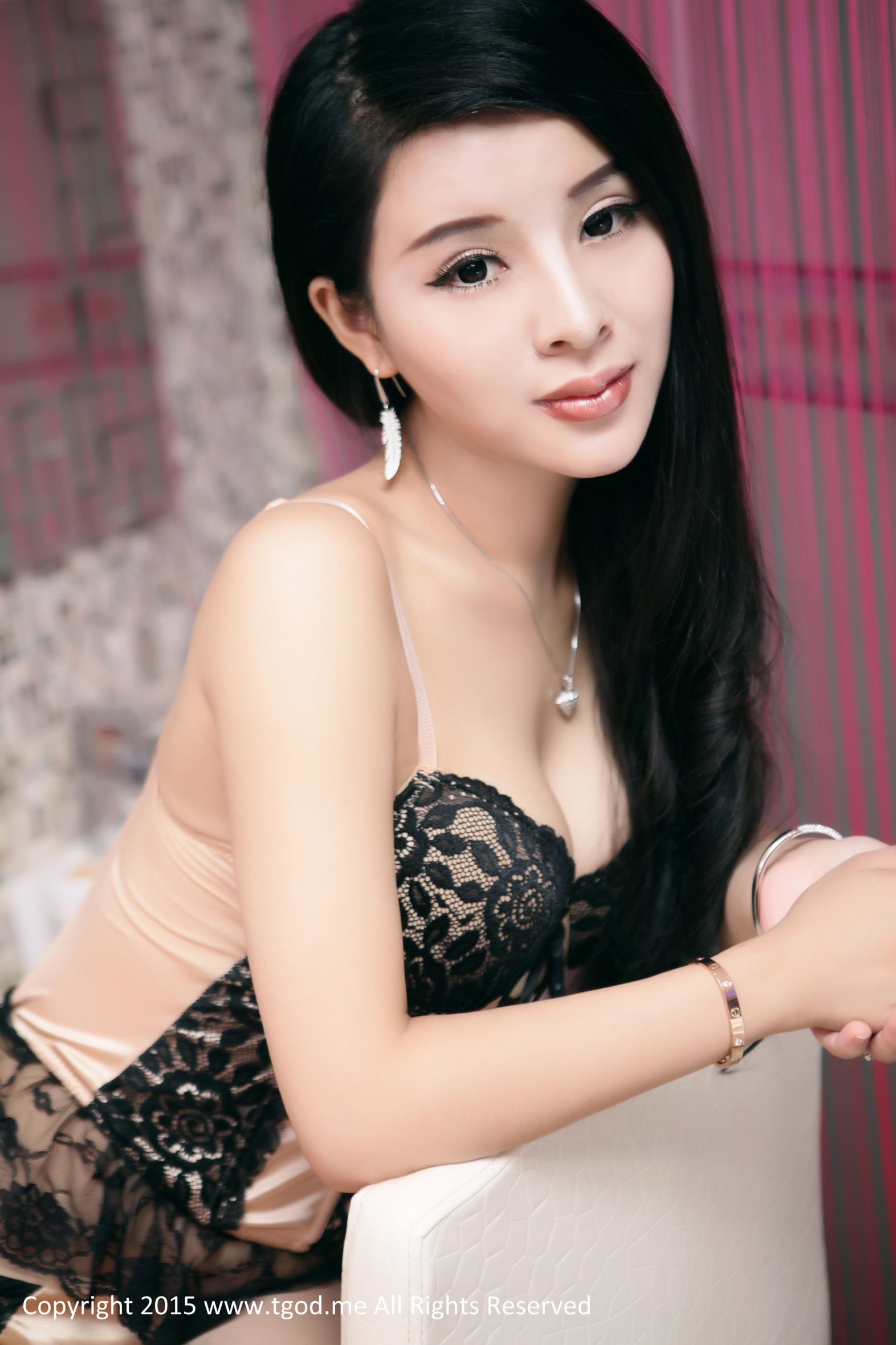 为了世界和平，我只能上了妈妈
